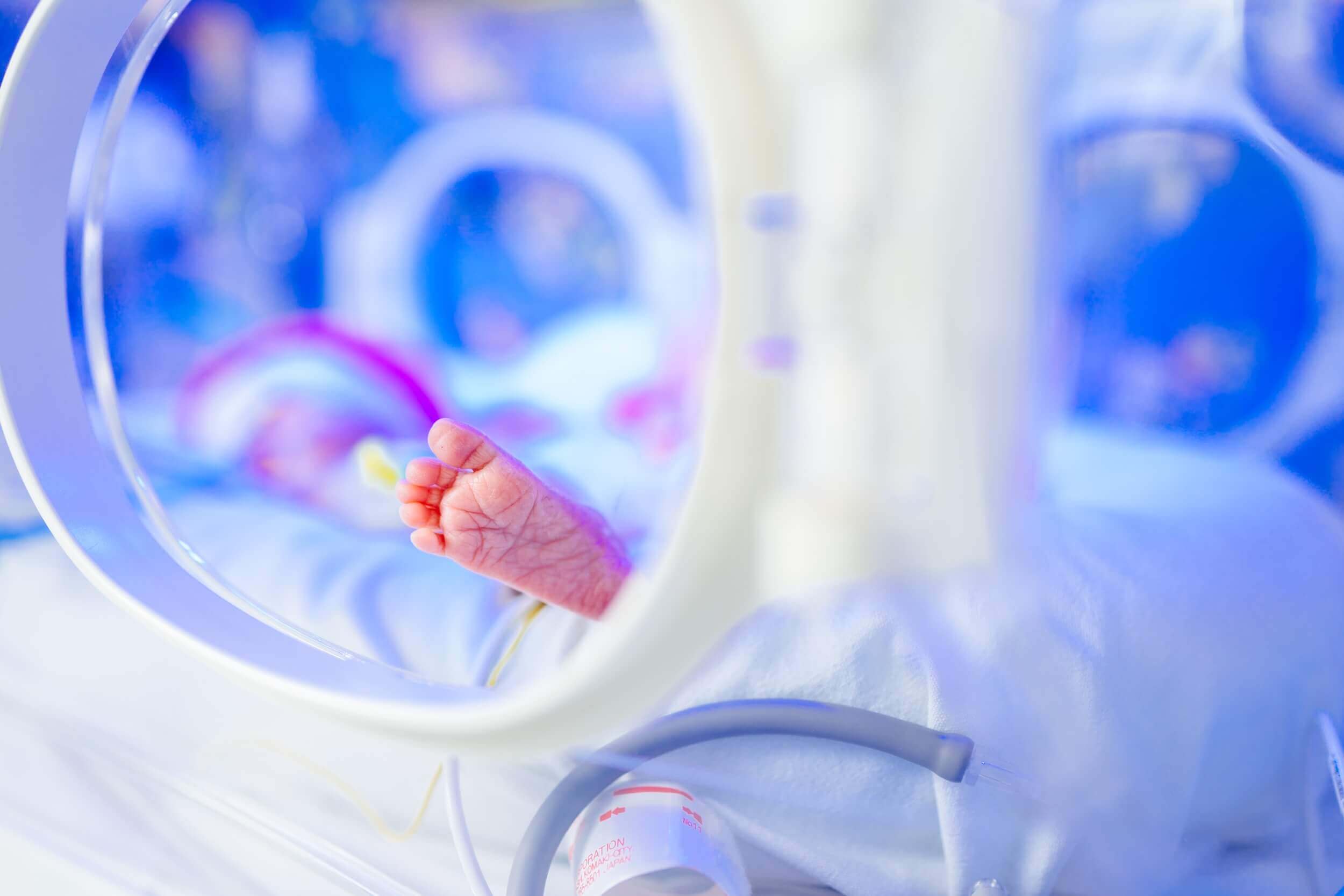 baby-incubator-foot